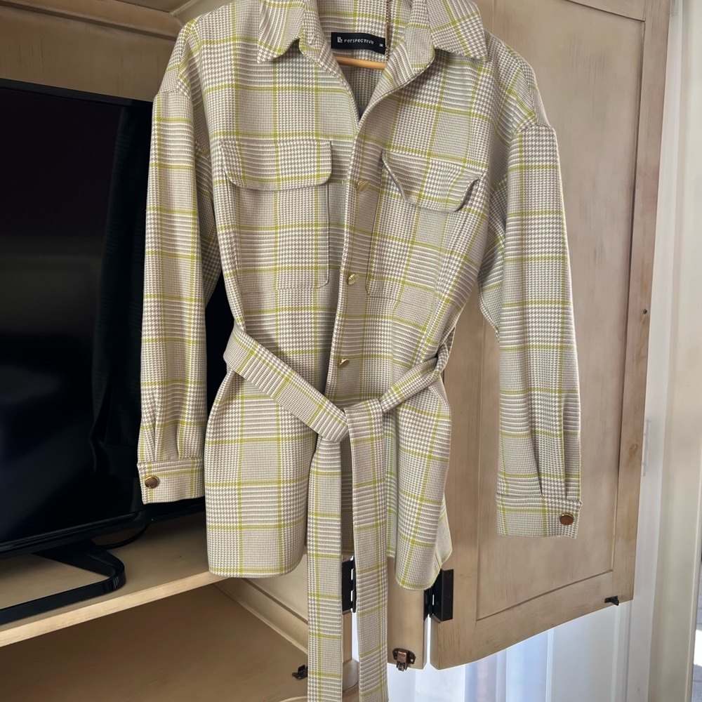 Stylish Checkered Belted Blazer in Cream and Yellow